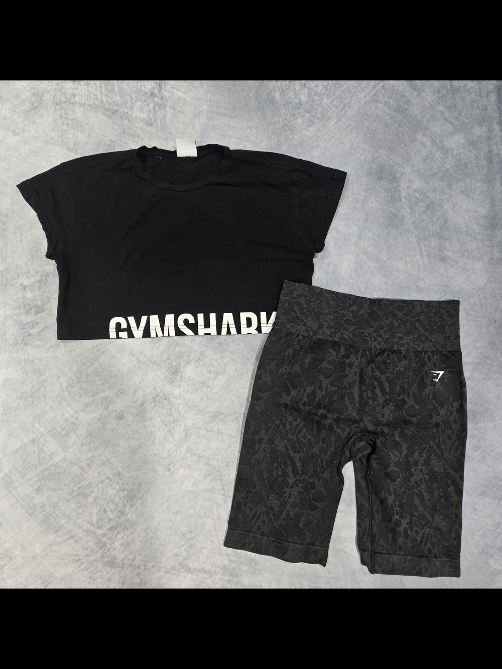 Gymshark athletic workout set consisting of a cropped black t-shirt and patterne - Picture 1 of 2